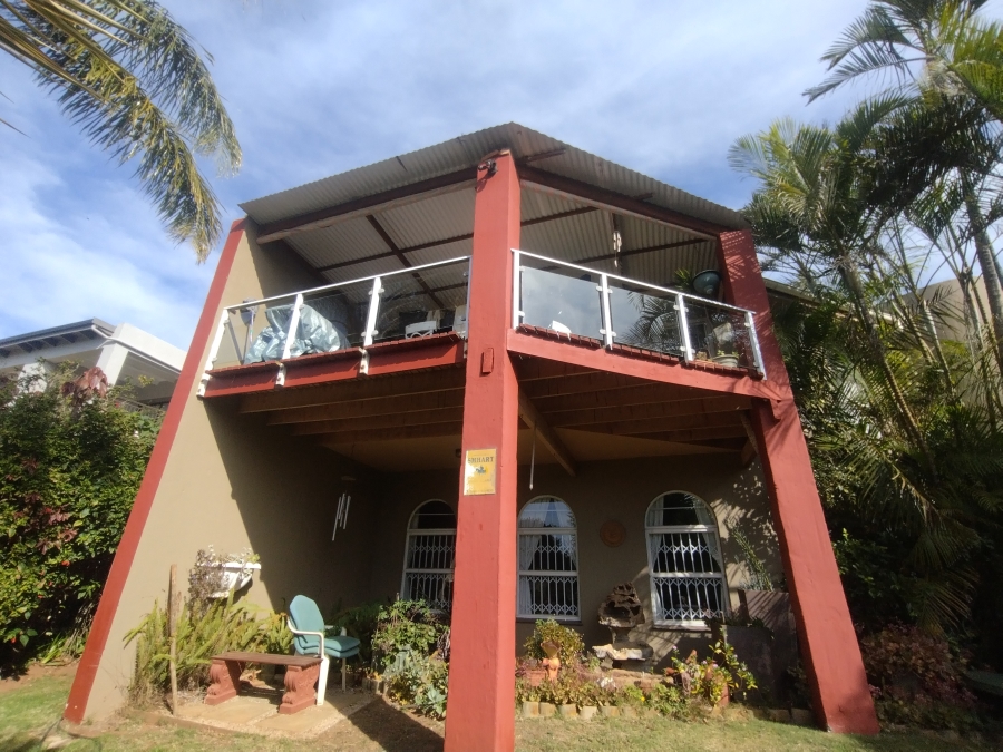 4 Bedroom Property for Sale in Wavecrest Eastern Cape